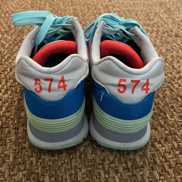 New Balance 574 - Picture 2 of 3